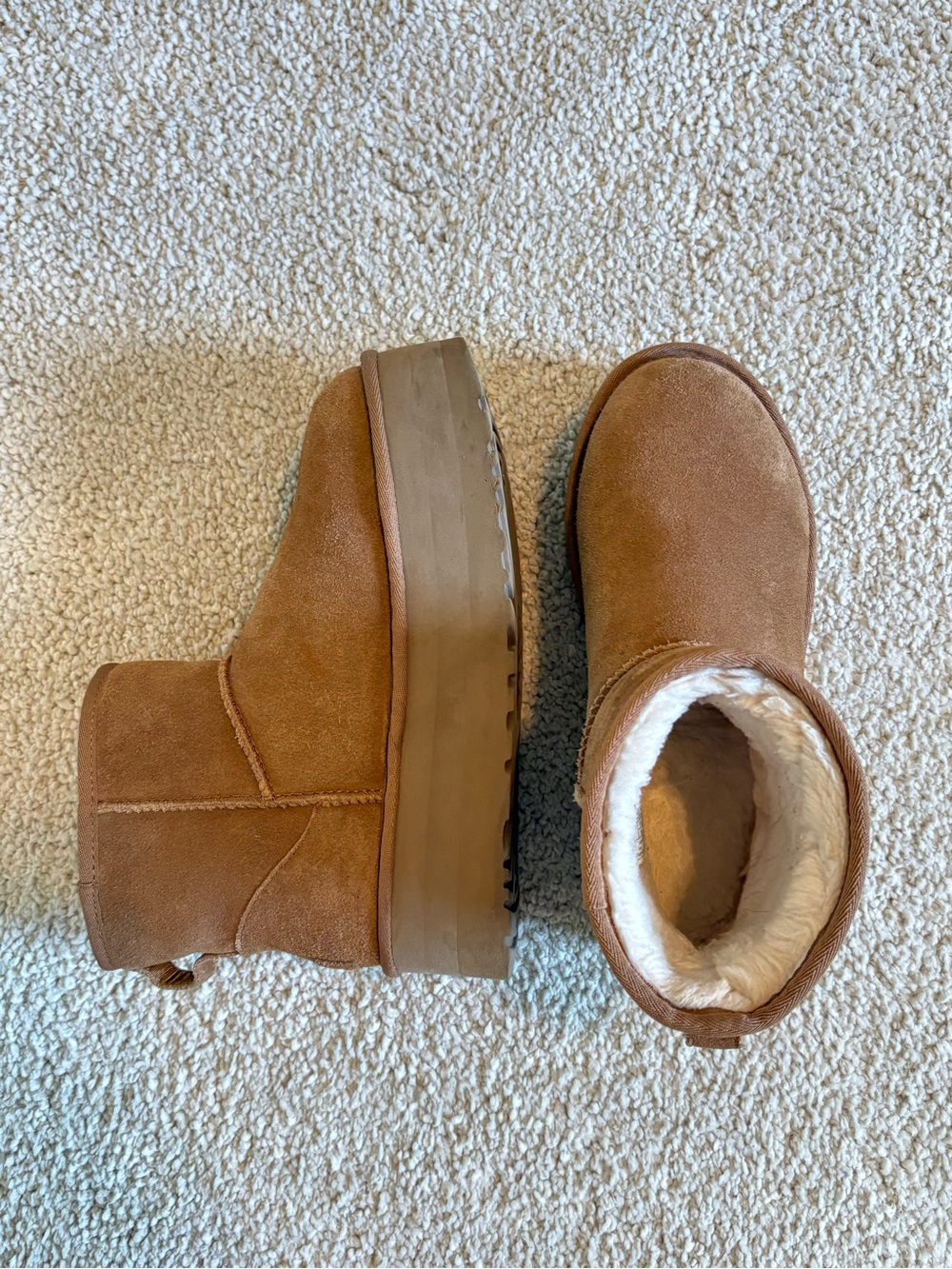 UGG classic mini platform boots